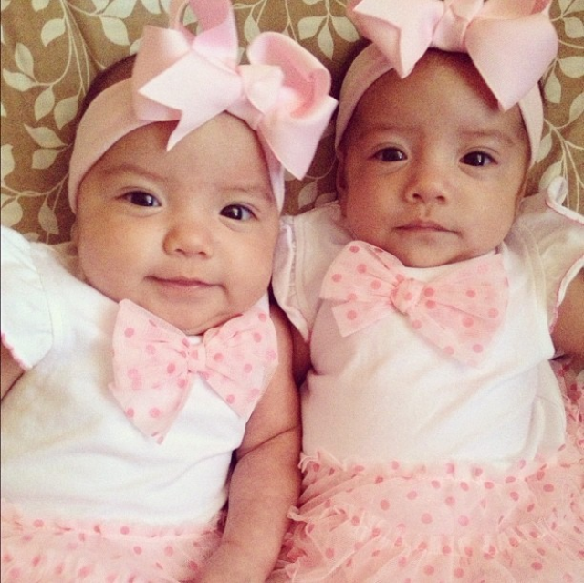 cuteTwins1