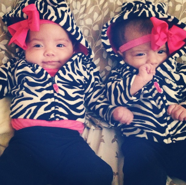 cuteTwins2