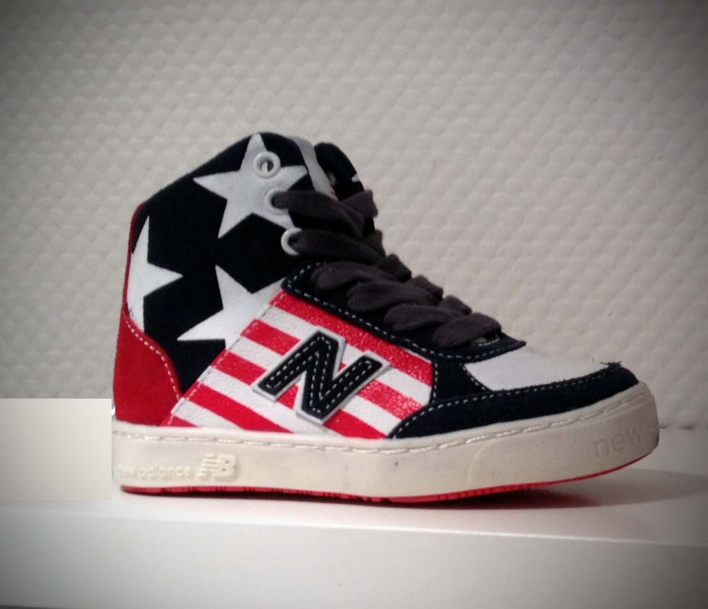 NewBalanceKidsSneakers1